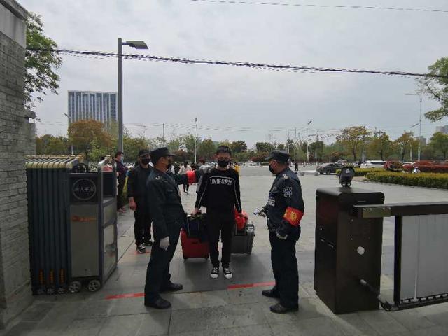 今天，开学！阜阳高三学子率先复课